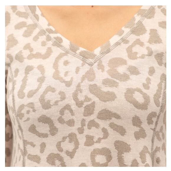 NWT Grey Leopard Women’s Size Medium Hi-Low Hem Long Sleeve Flattering Top K172 - Picture 4 of 7